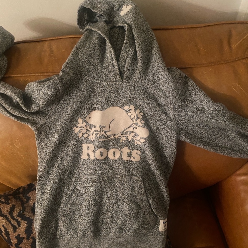 Kids unisex  Roots Hoodie size 7-8